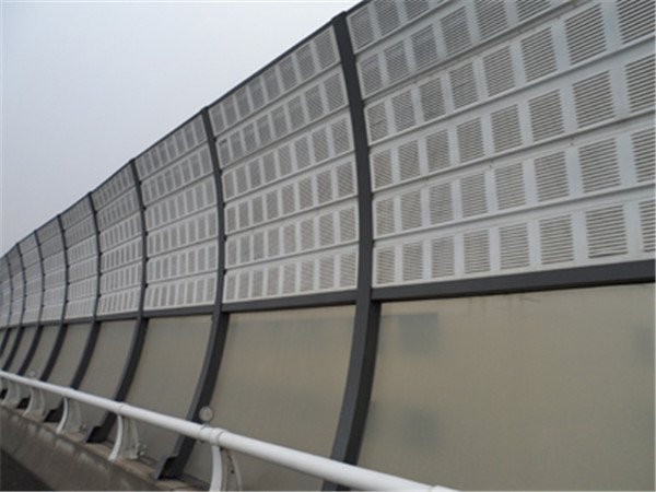 高速公路隔音板，到底能擋多少噪音？